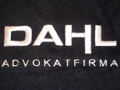 Håndklæder-med-Dahl-logo-broderi-uniquemade